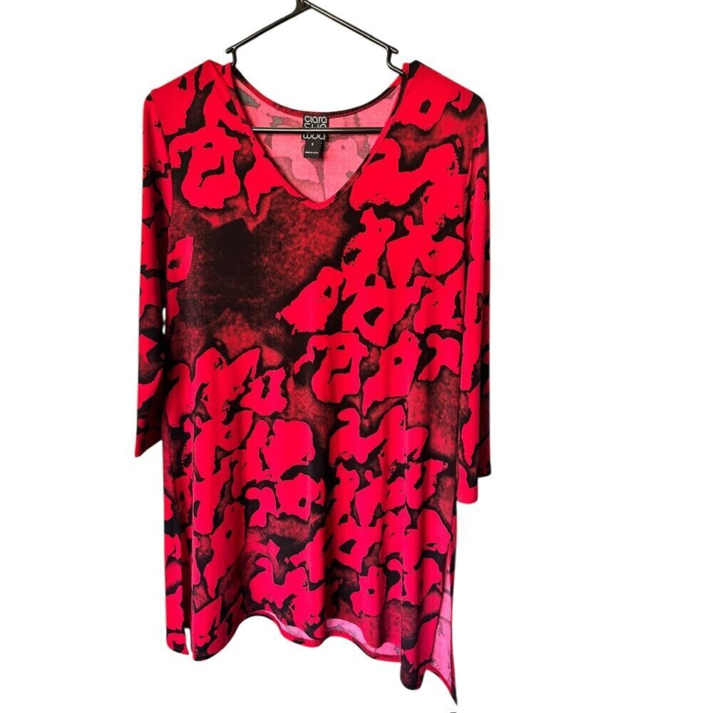 Clara Sunwoo Women's Red & Black Casual Top